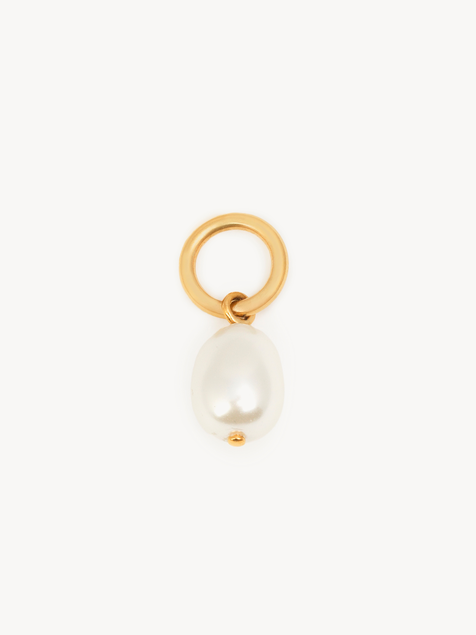 Alphabet pearl charm in pearl & brass