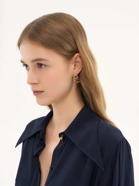The Chlo&eacute; Iconic hoop earrings