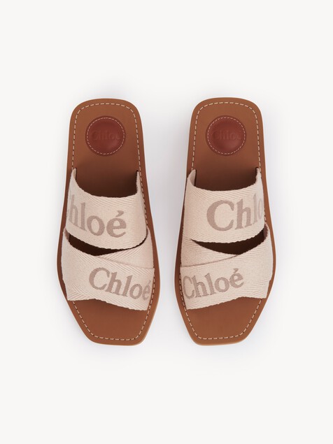 Woody heeled mule