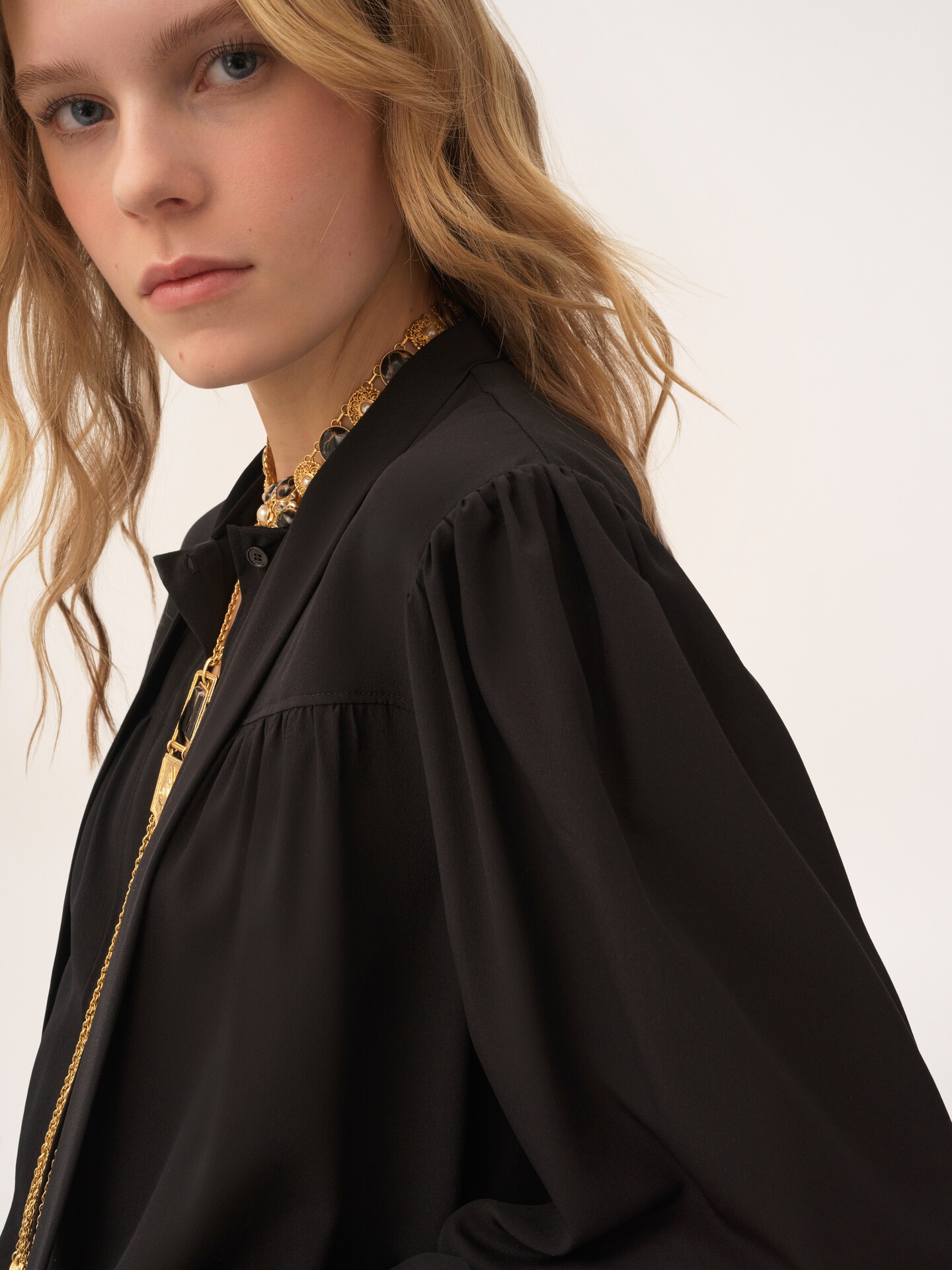 Maxi gathered lavallière blouse in crêpe de chine - 4