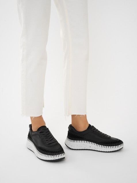 Nama sneaker
