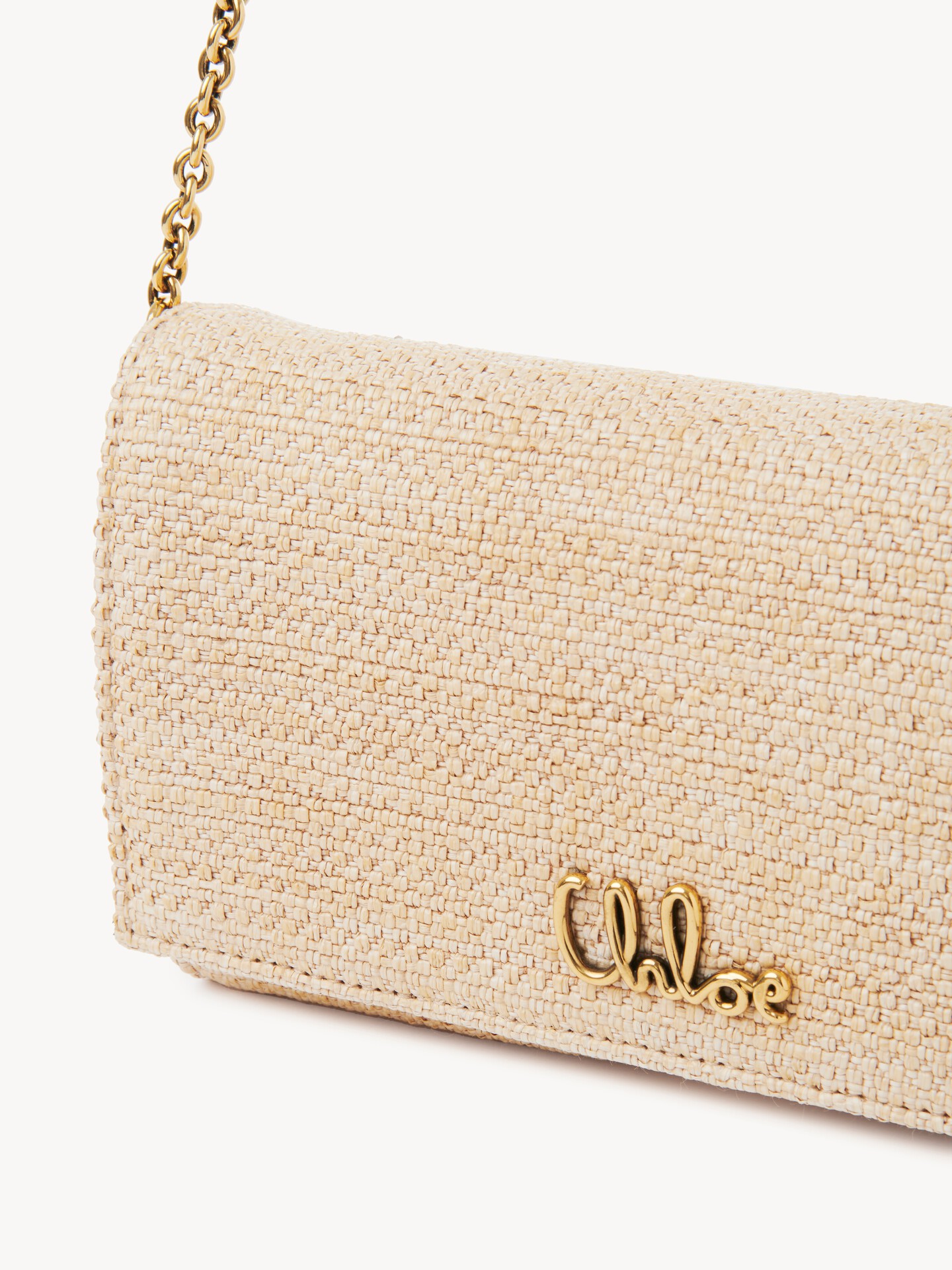 Chlo&eacute; Iconic flap wallet on chain in raffia-effect fibres - 6