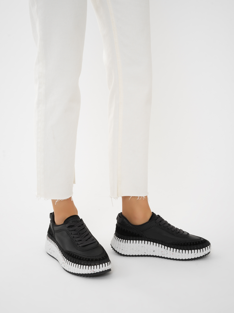 Nama sneaker