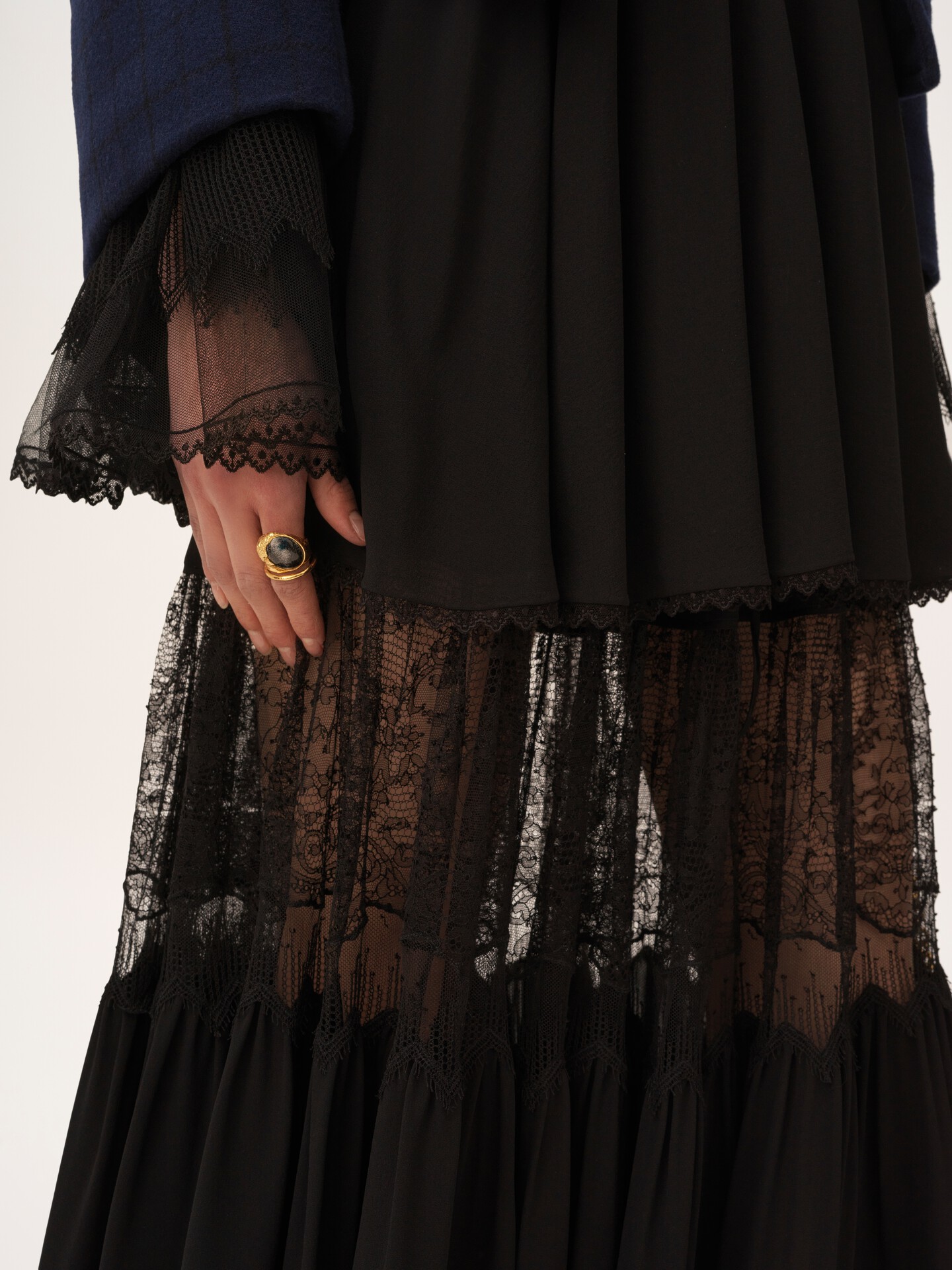 Tiered long skirt in silk georgette & lace - 7
