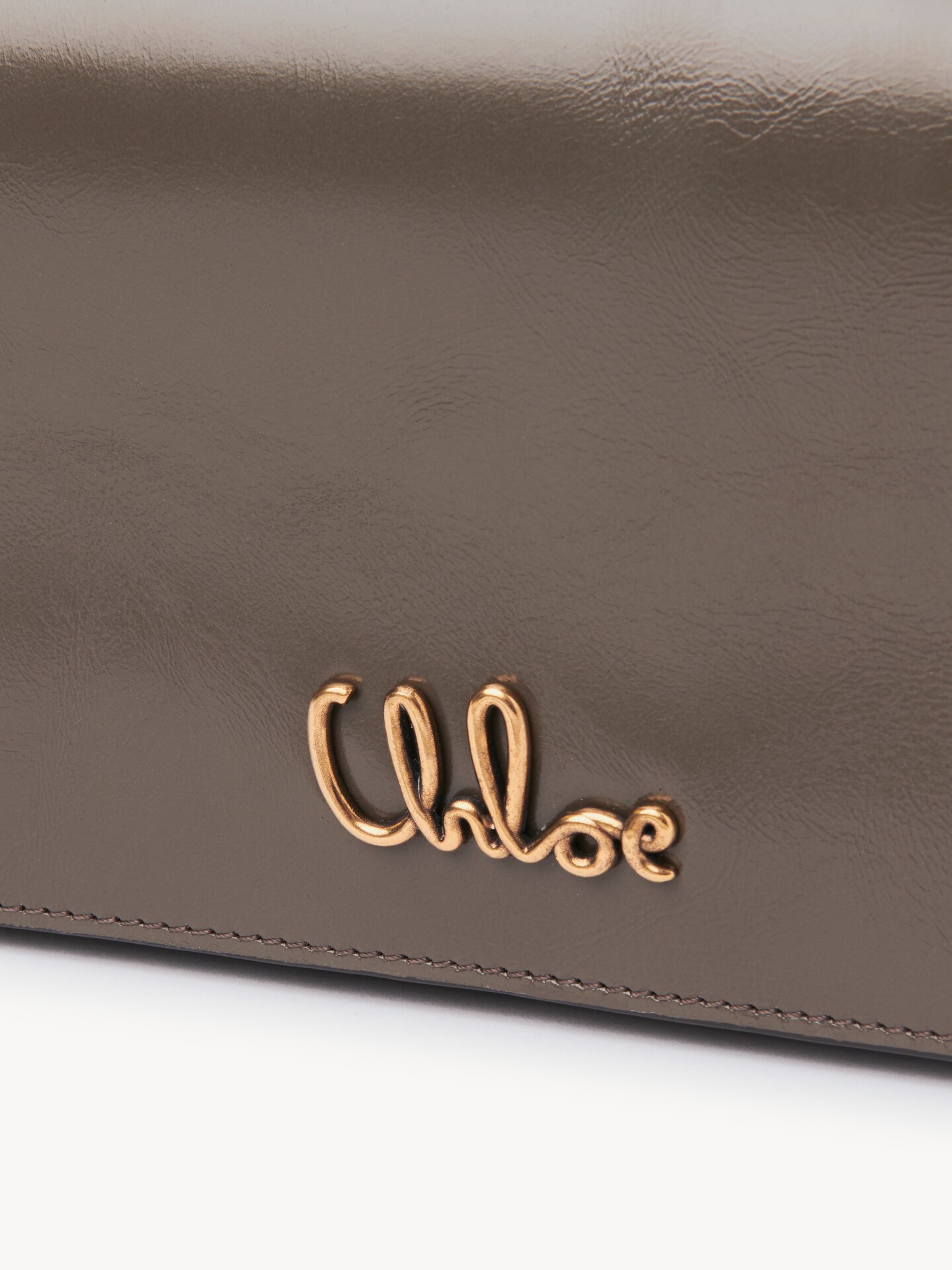 Chloé Iconic flap wallet on chain in shiny leather - 4