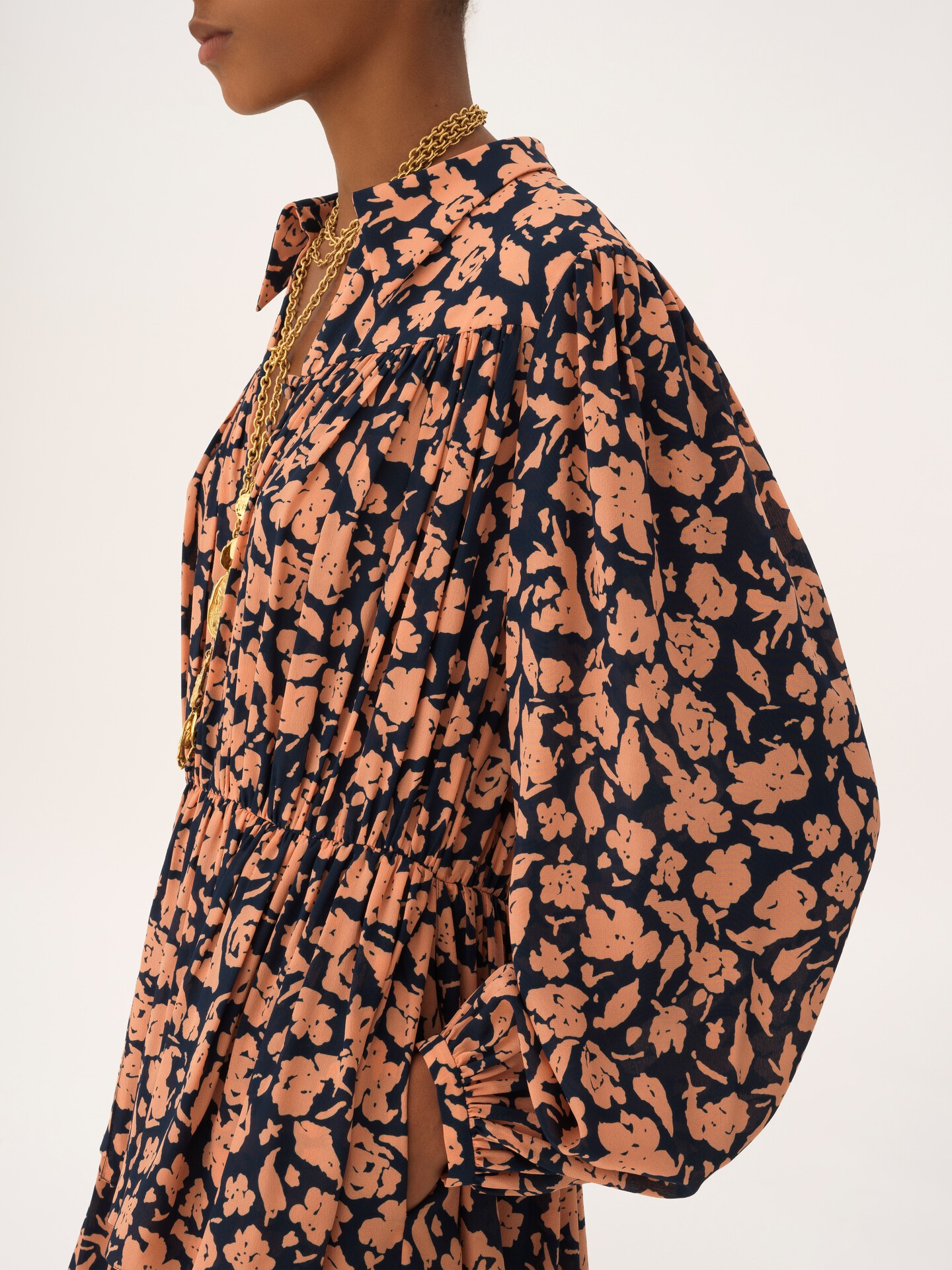 Gathered midi dress in cr&ecirc;pe de chine - 6