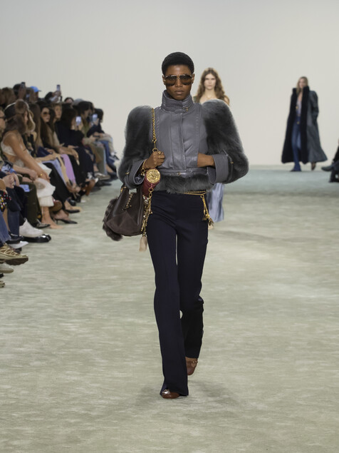 Look 16