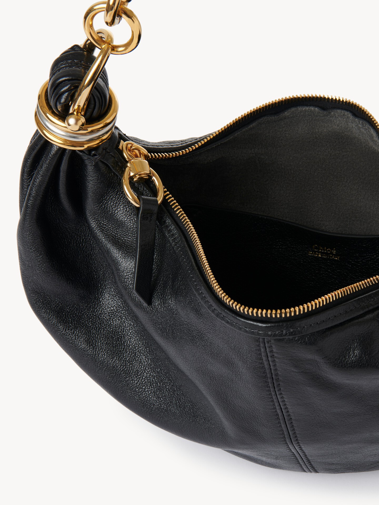 Small Bracelet Hobo Bag in grained leather - 5