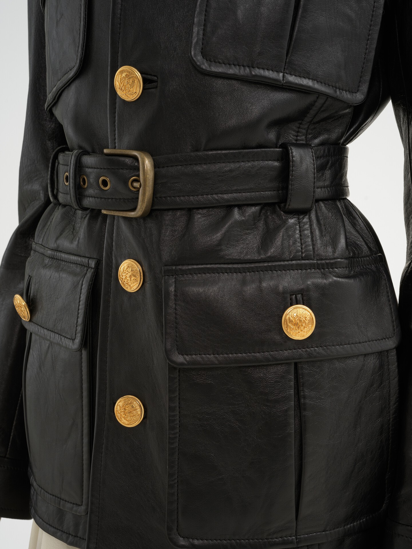 Utilitarian jacket in leather - 14
