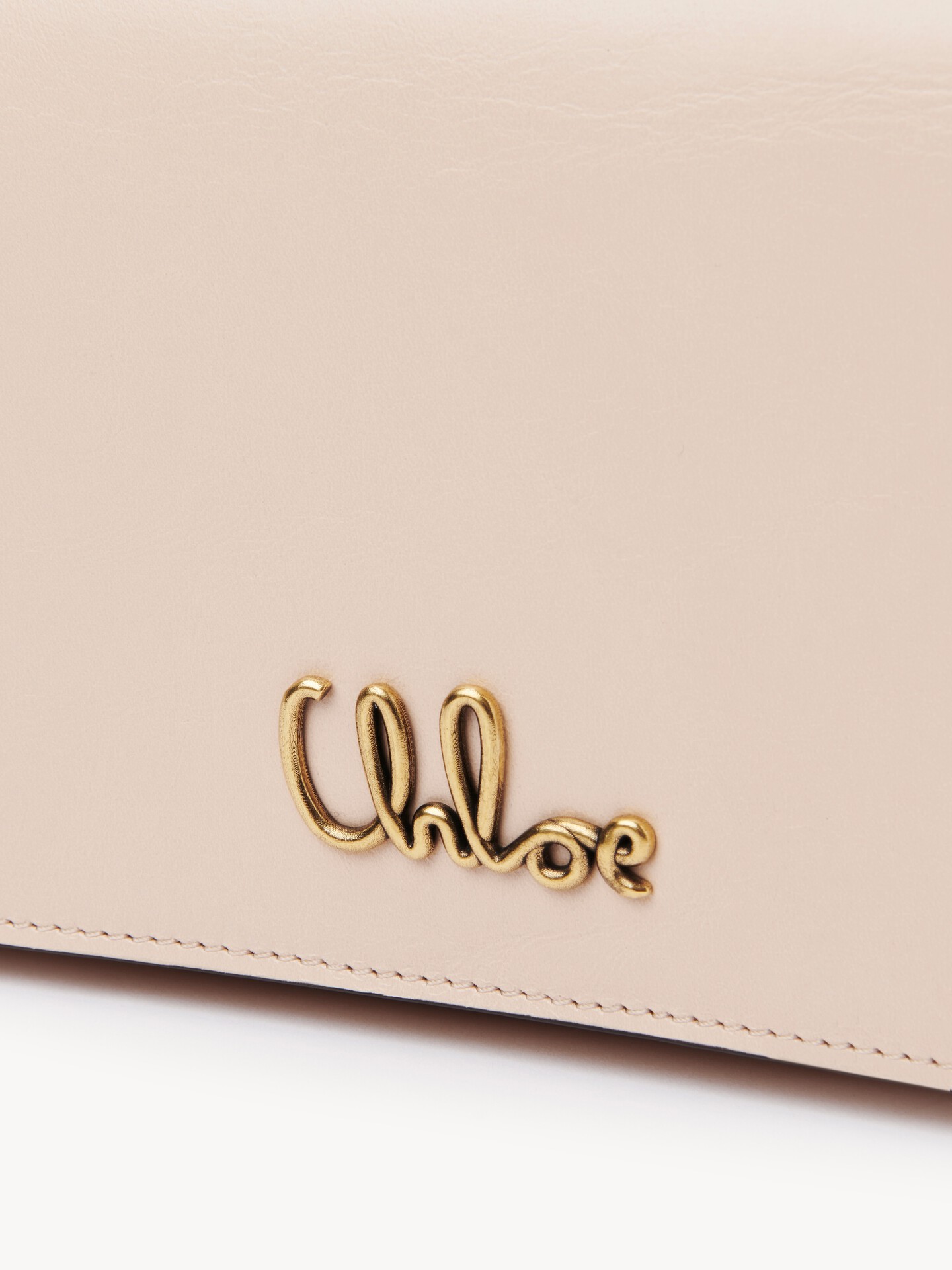 Chlo&eacute; Iconic flap wallet on chain in shiny leather - 3
