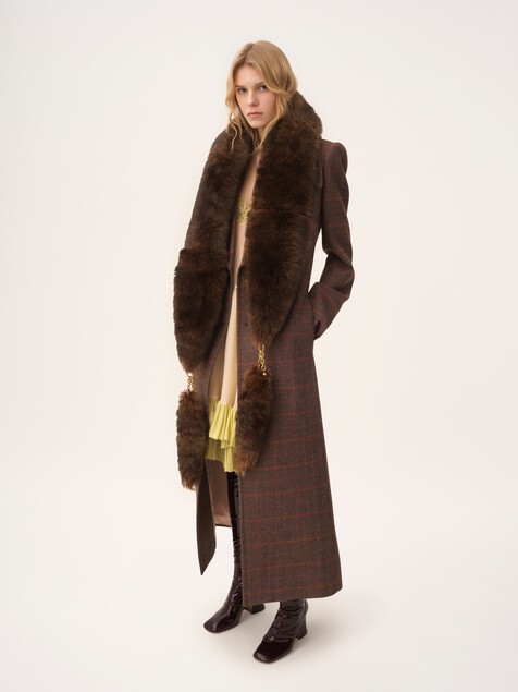 Long double-breasted coat in check wool