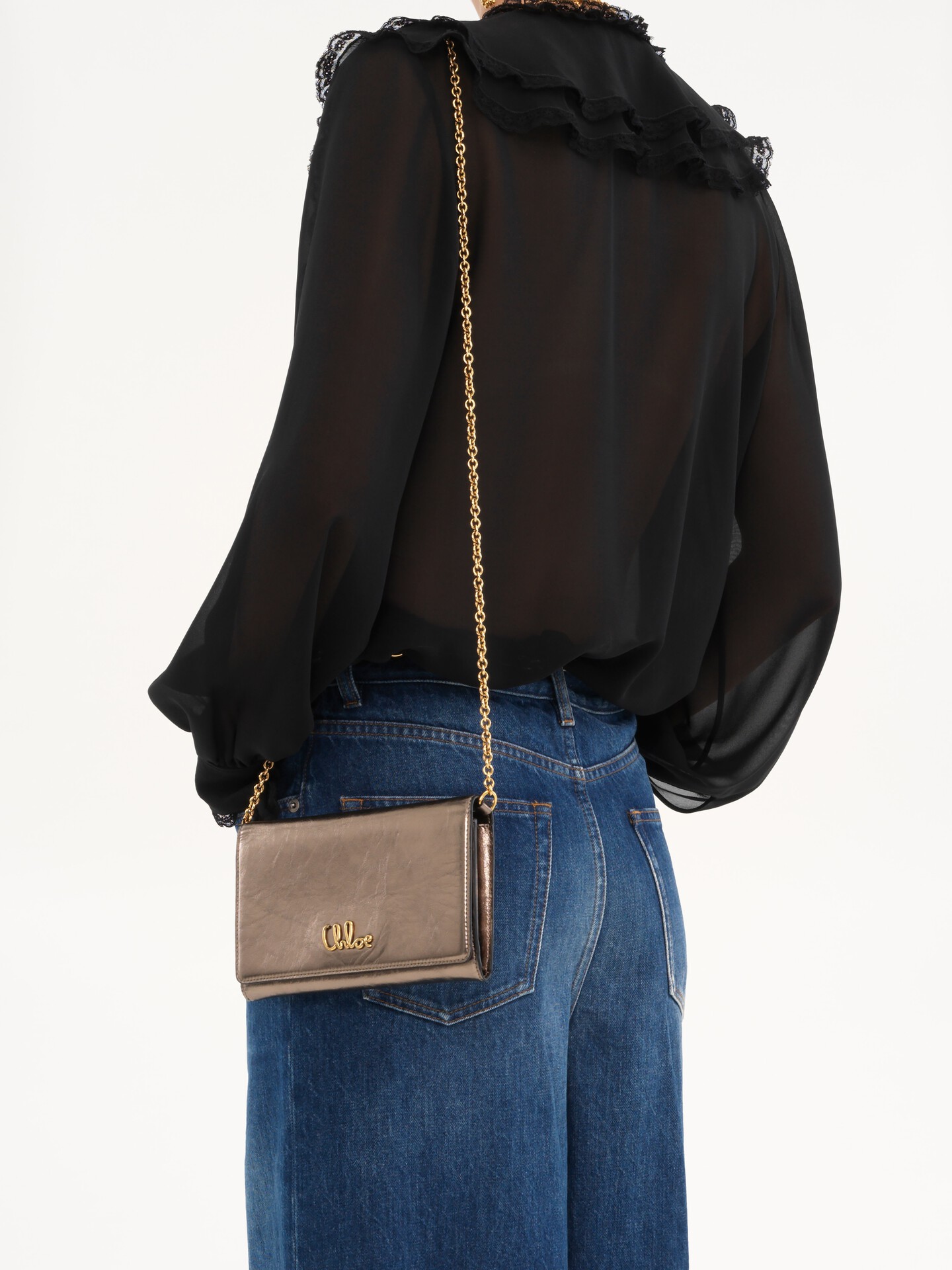 Chlo&eacute; Iconic flap wallet on chain in metallised leather - 3