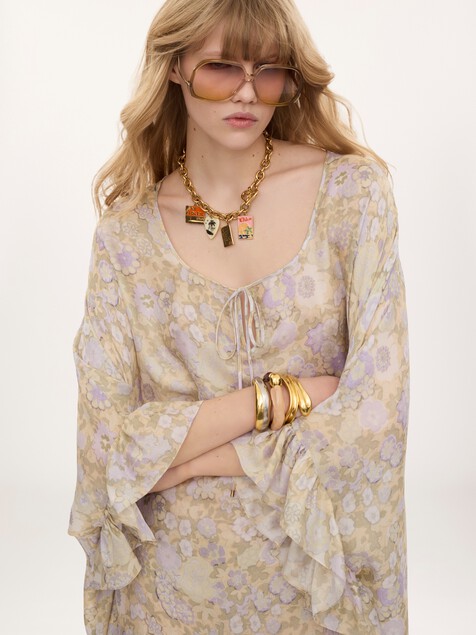Knee-length ruffled kaftan in silk charmeuse