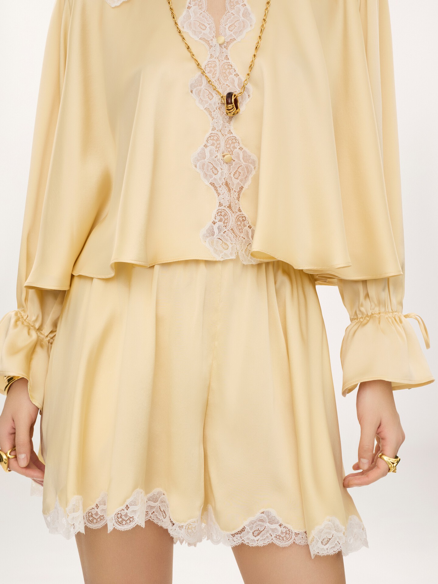 Fluid shorts in washed silk satin & lace - 7