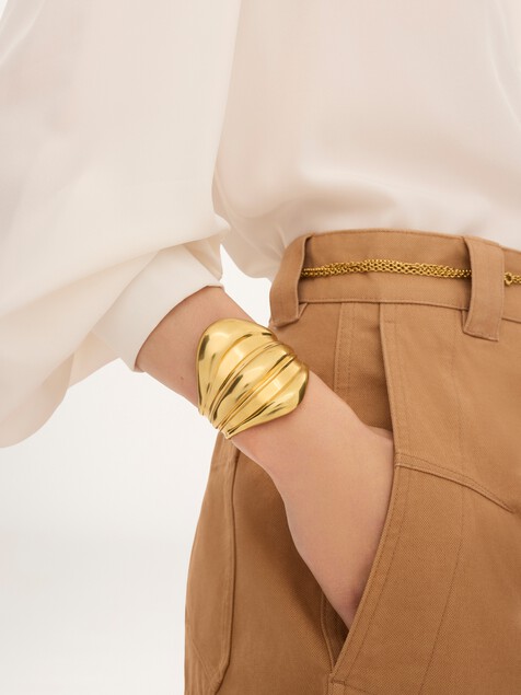 The Chlo&eacute; Sculpt cuff
