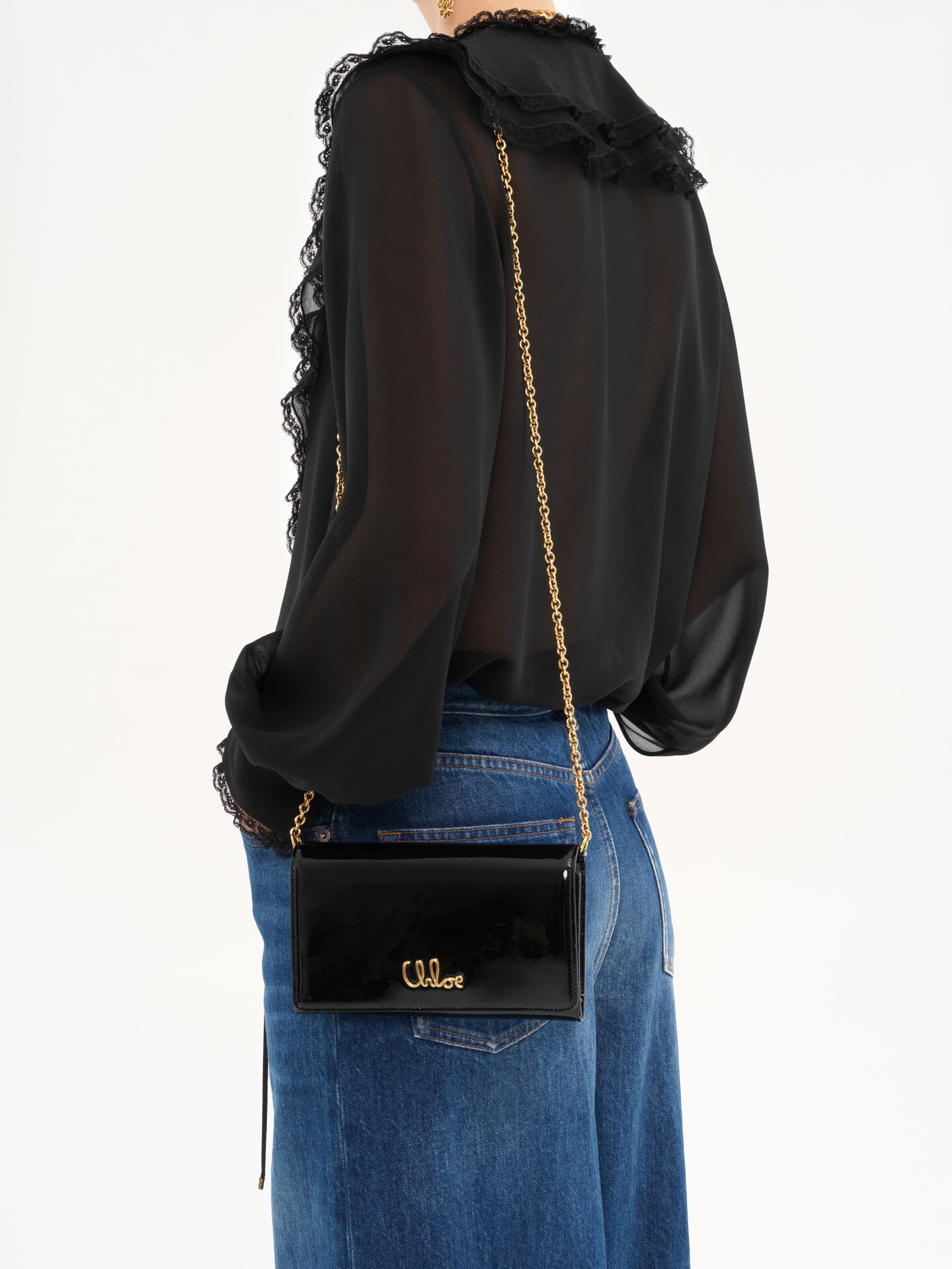 Chlo&eacute; Iconic flap wallet on chain in patent leather - 4