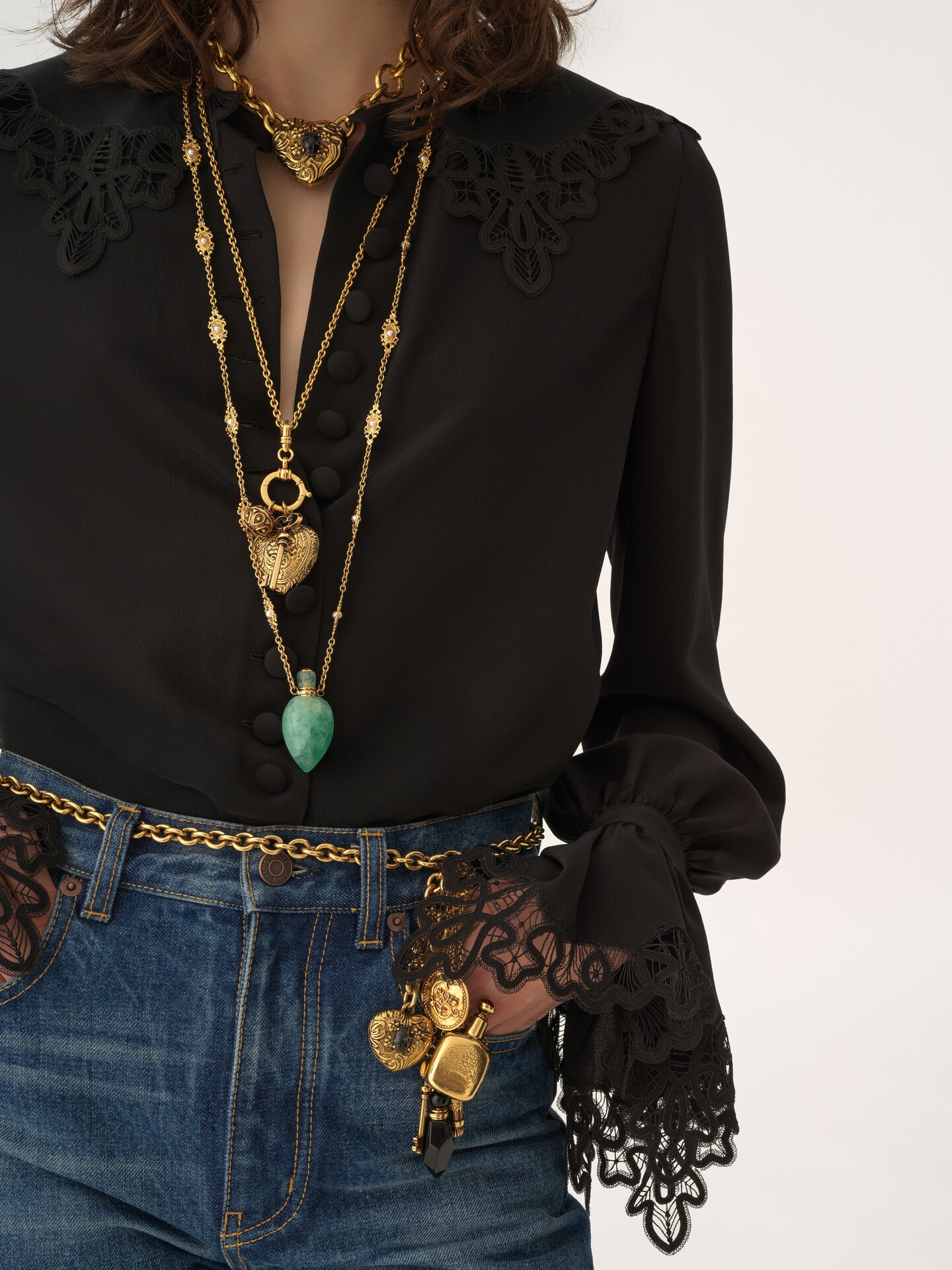 Fluid blouse in crêpe de chine & lace - 8