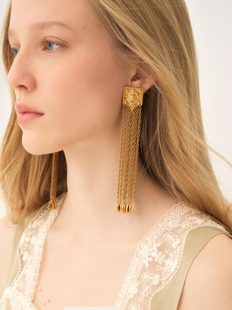 The Chlo&eacute; Amulet earrings