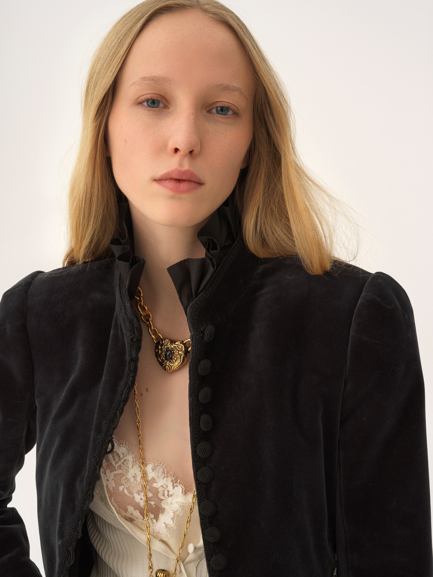 Fitted Spencer jacket in velvet - 8