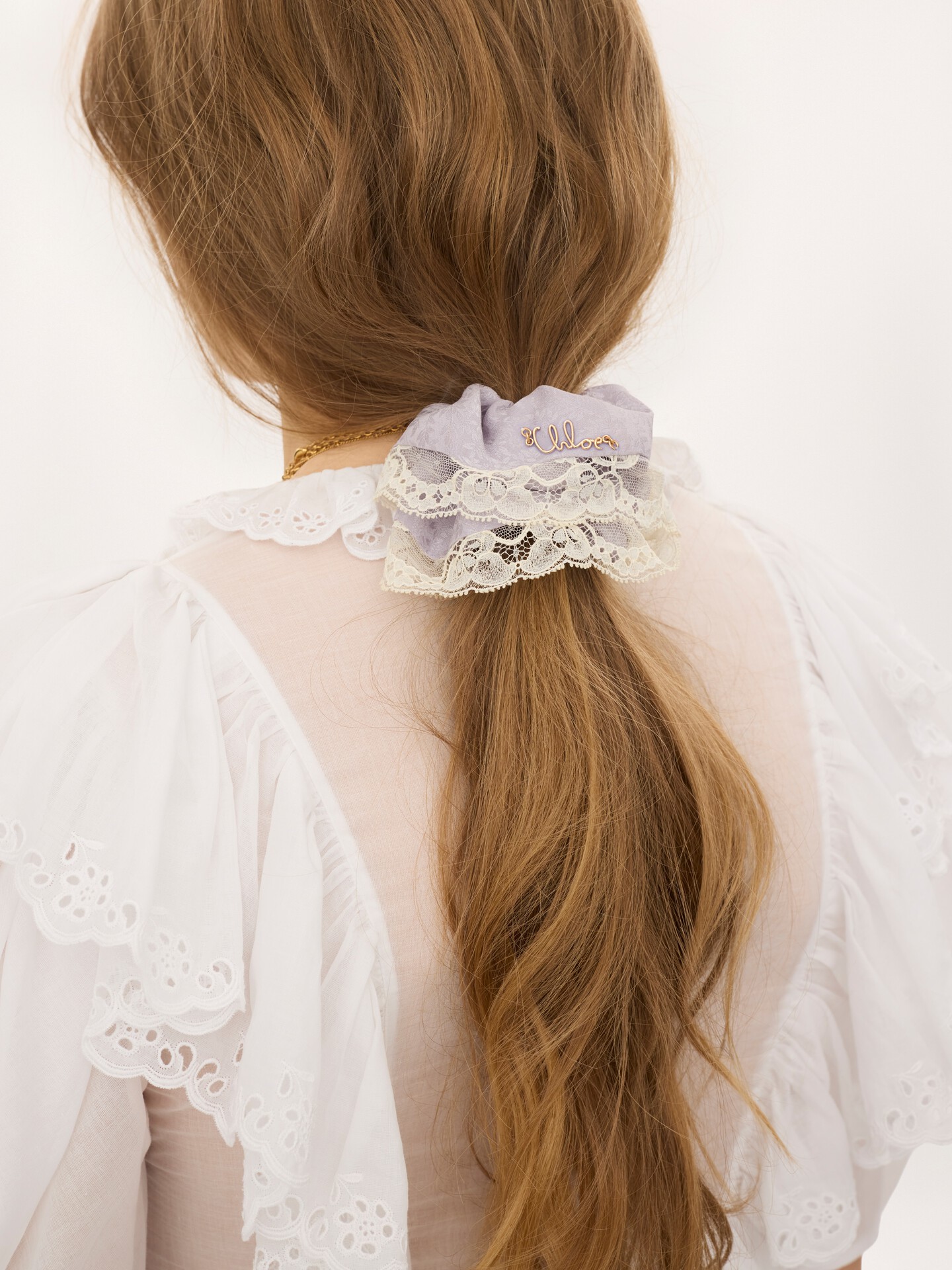 The Chlo&eacute; Poetic scrunchie in silk & lace - 3