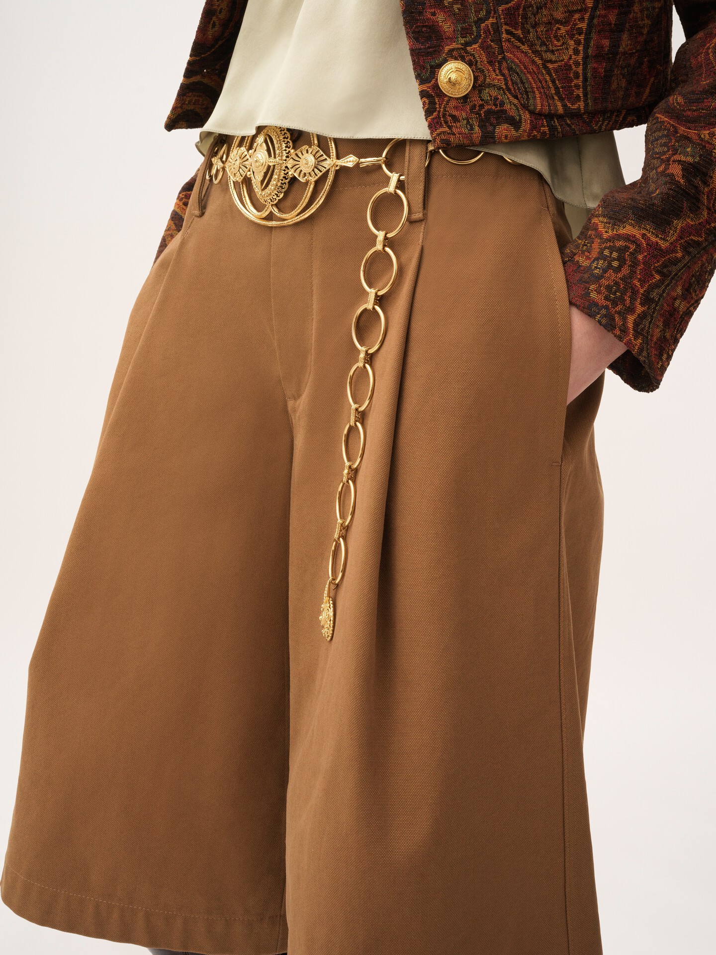 High-rise wide-leg bermuda shorts in cotton - 6