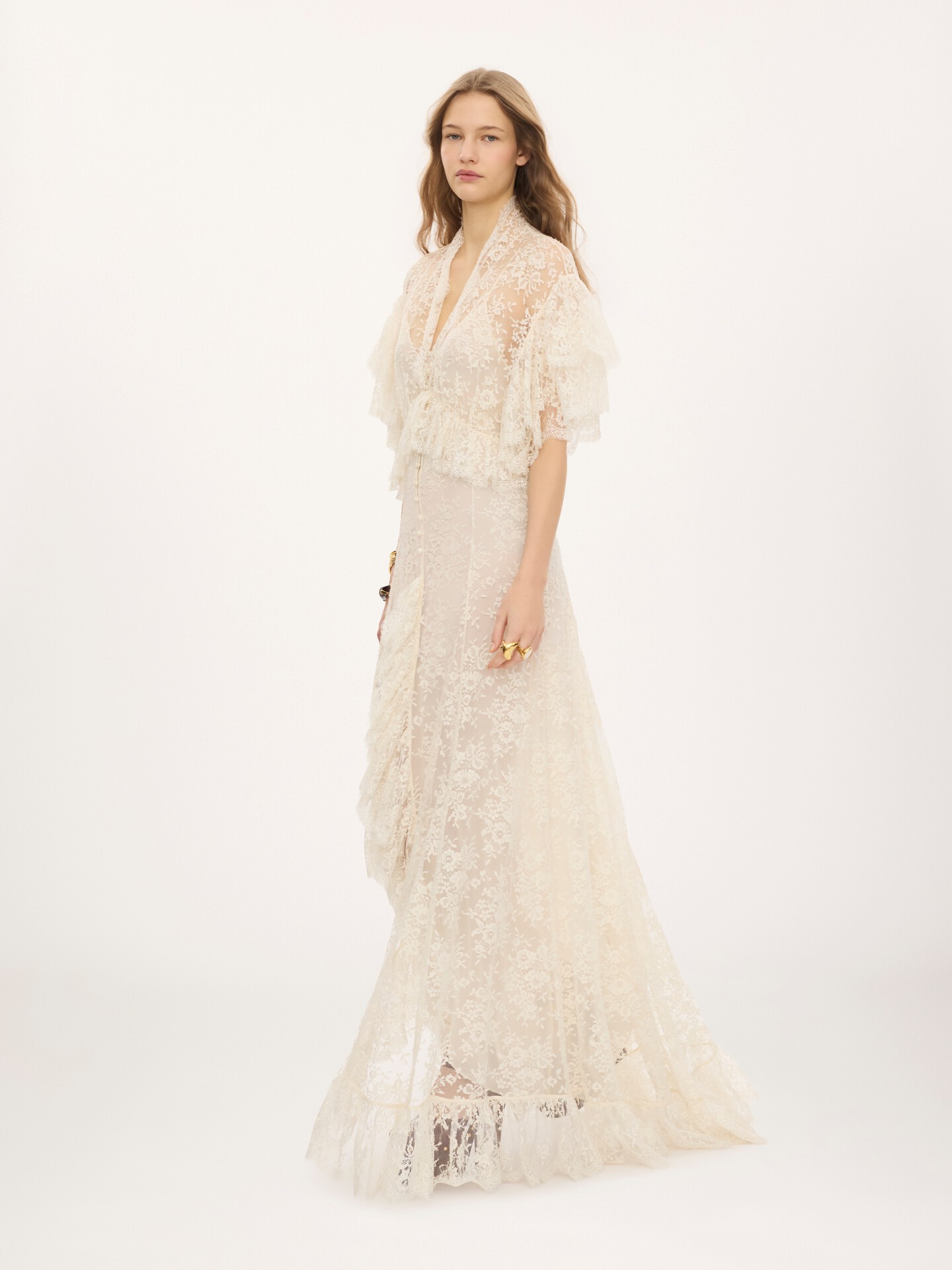 Long ruffled dress in lace - 4