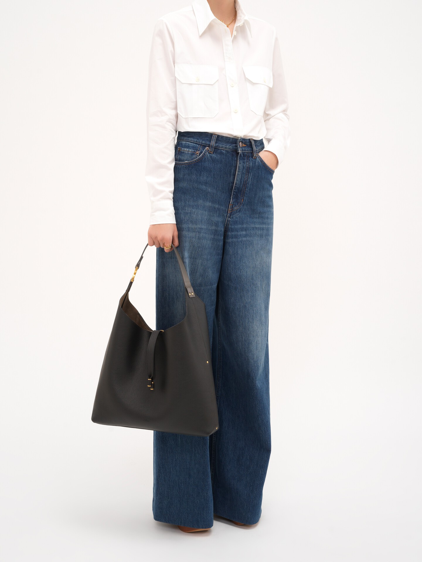 Marcie hobo bag in grained leather - 4