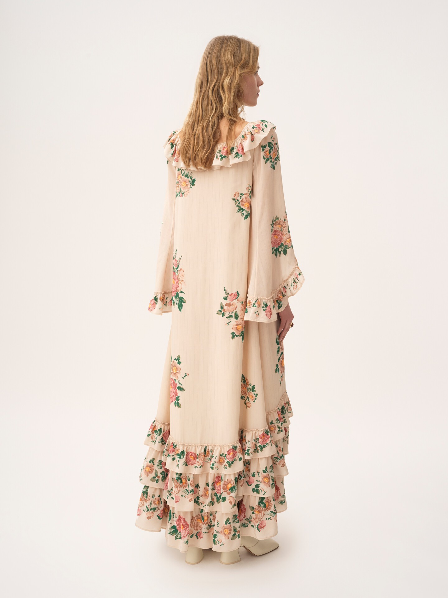 Square-neck ruffled long dress in crêpe de chine - 5
