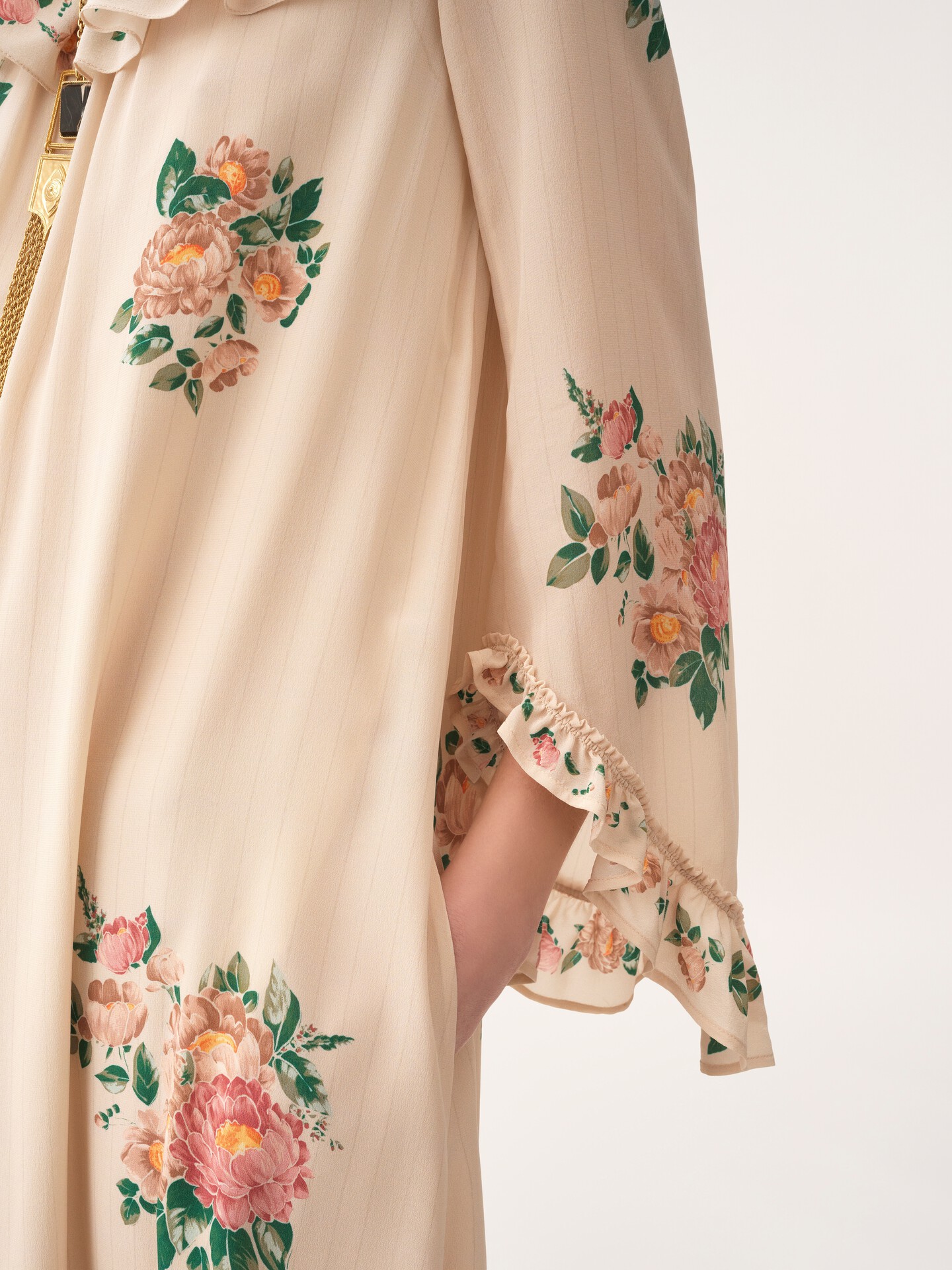 Square-neck ruffled long dress in crêpe de chine - 6