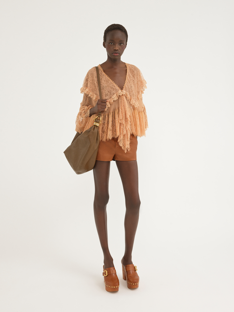 Fluid top in silk lace