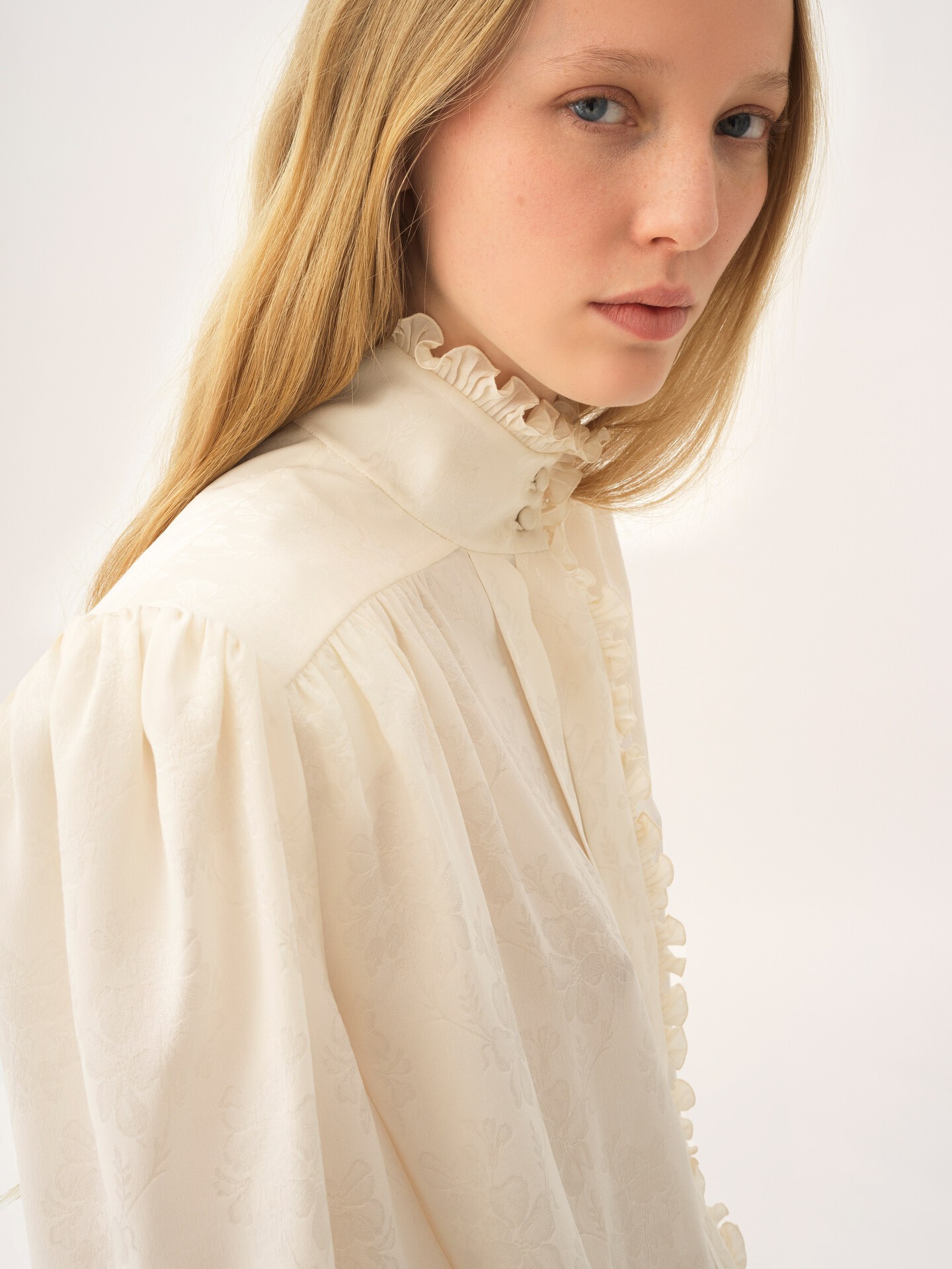 Oversized ruffled blouse in silk jacquard - 5