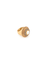 GOLD_AND_PEARLY