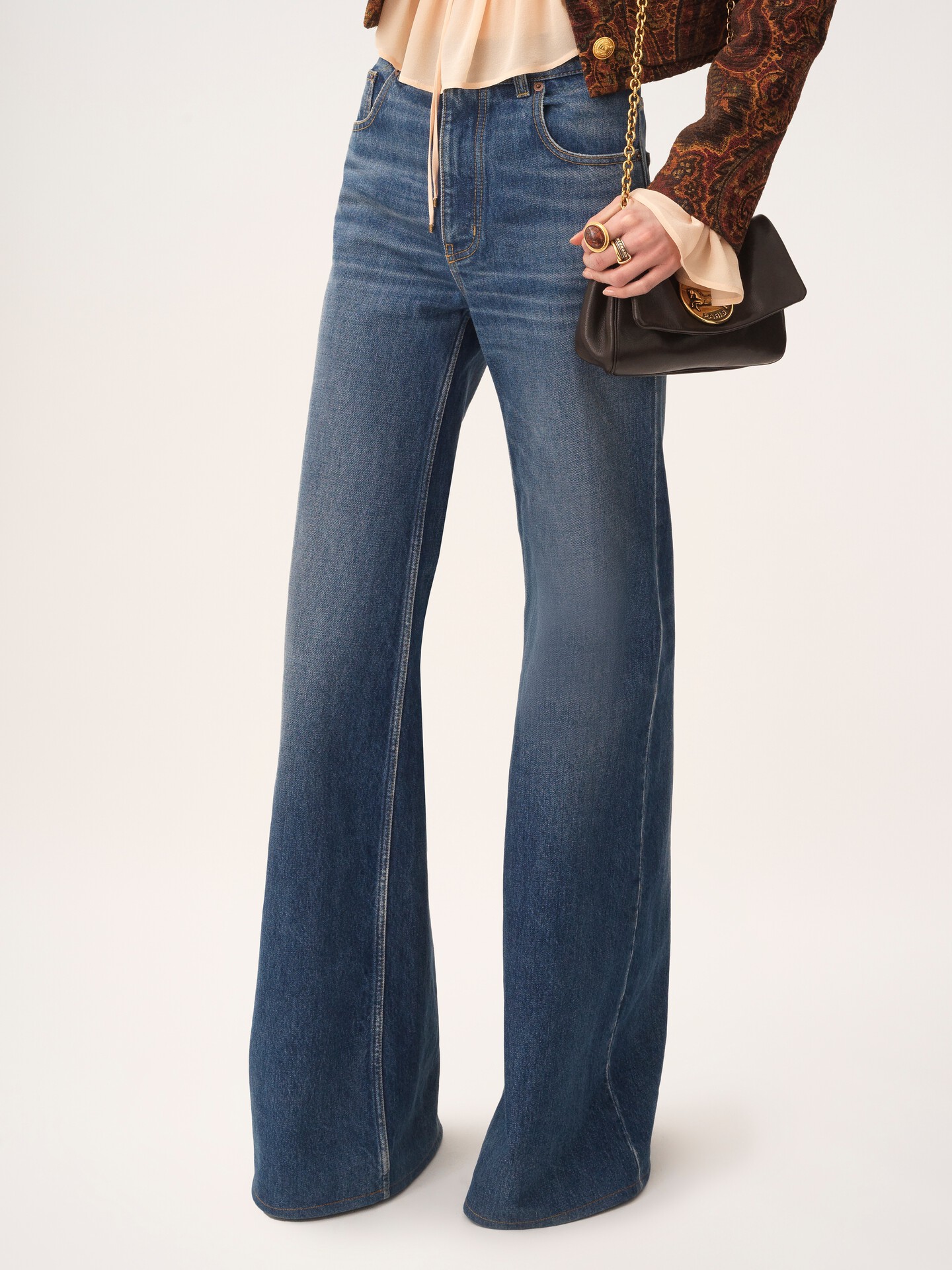 High-rise flare jeans in denim - 4