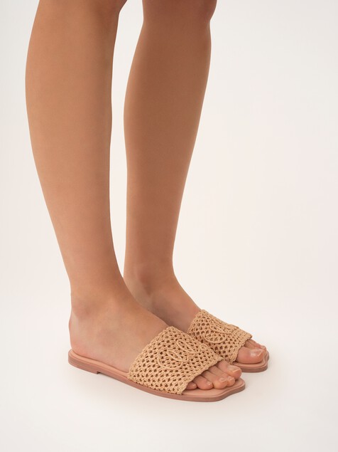 Chloé Soleil slide