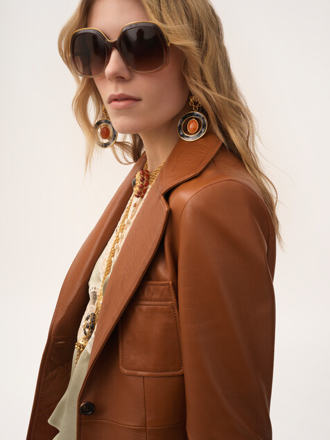 Tailored jacket in leather