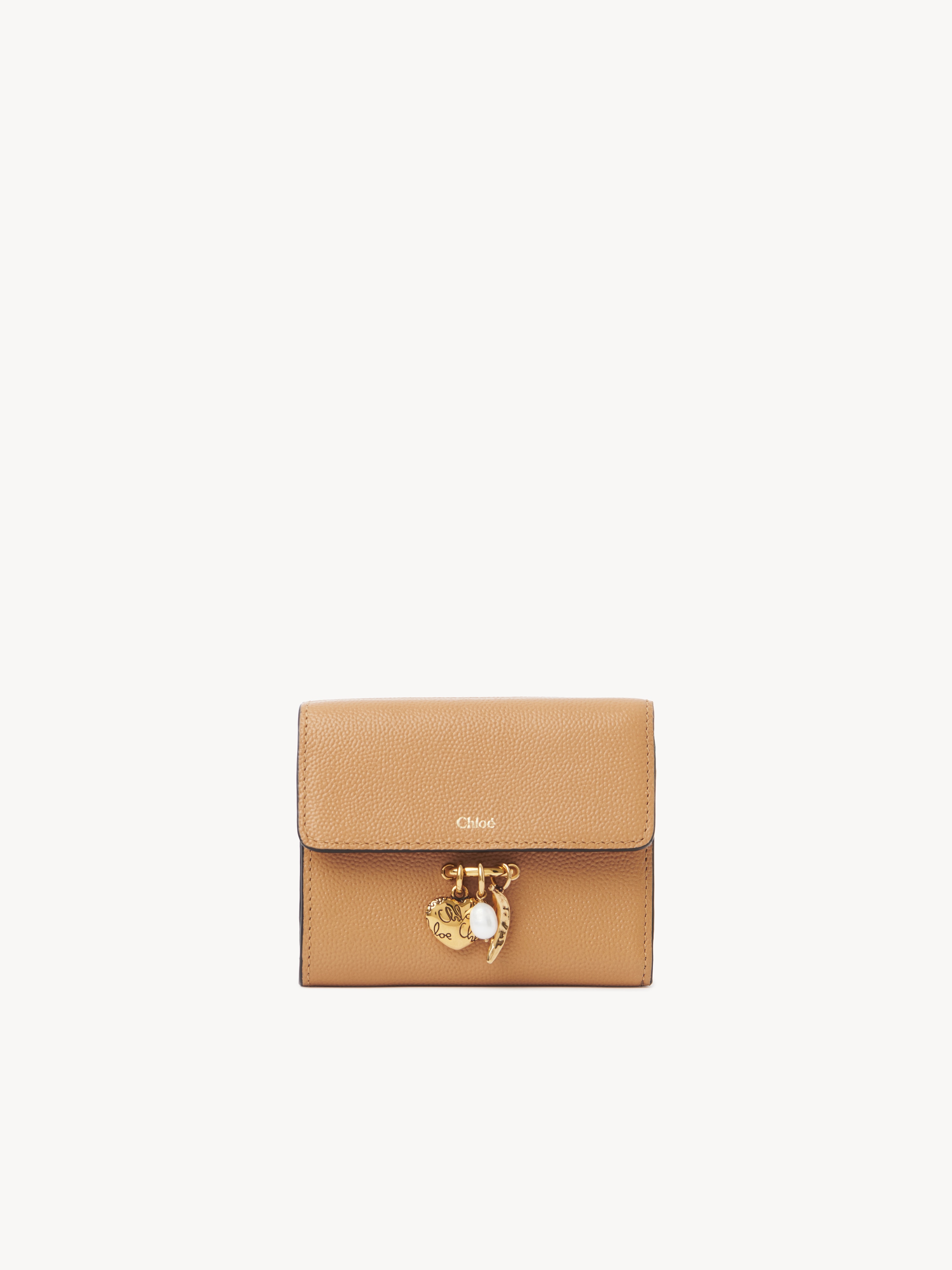 Chlo&eacute; Charms card holder in grained leather - NaN