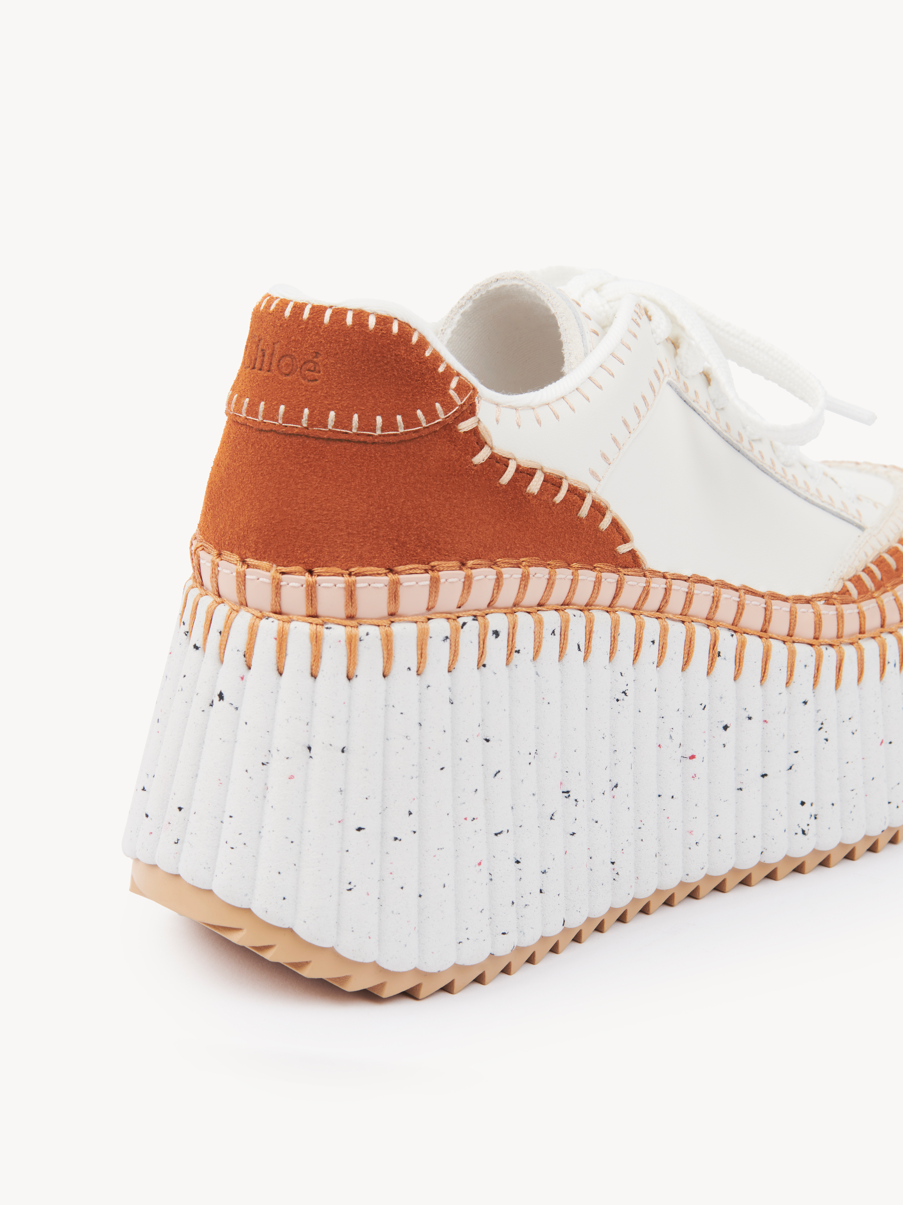 Nama sneaker - NaN